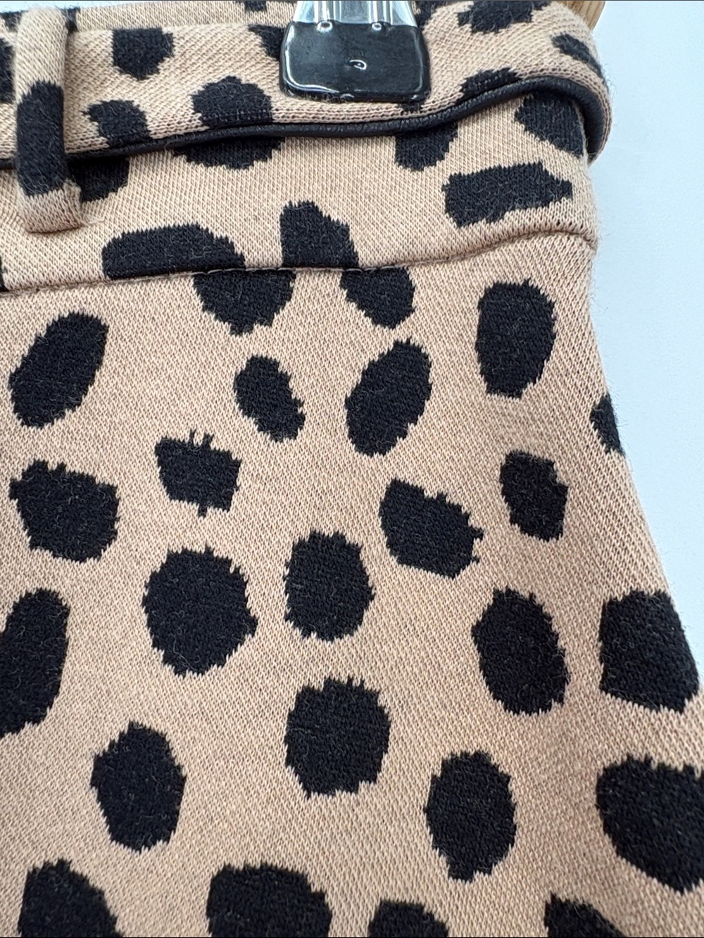 🪲 Ann Taylor knit self belt Tan and Black Spotted A-Line Midi Skirt - Picture 6 of 6